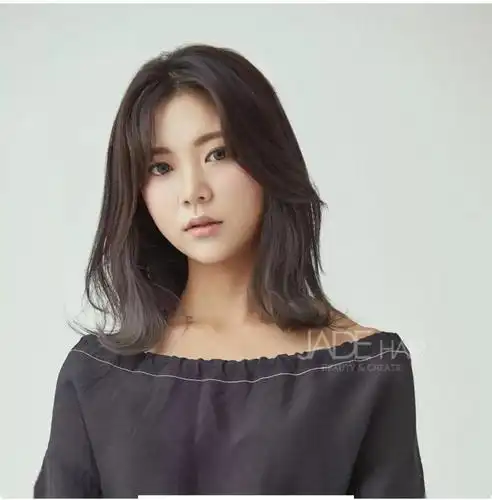 ["自然又耐看的中发"]_发型