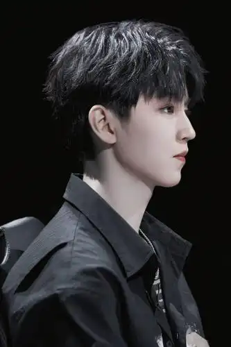 王俊凯侧颜杀合集,让人一眼心动的男嘉宾