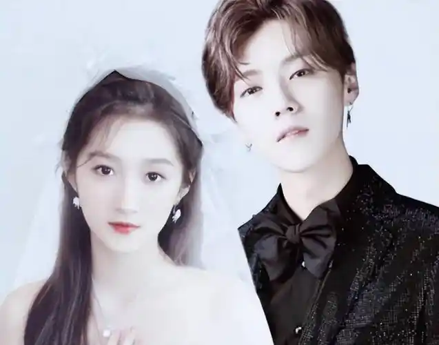 鹿晗7年为关晓彤庆生,戴戒指疑订婚,吃3蛋糕被批_事业_照片_生日