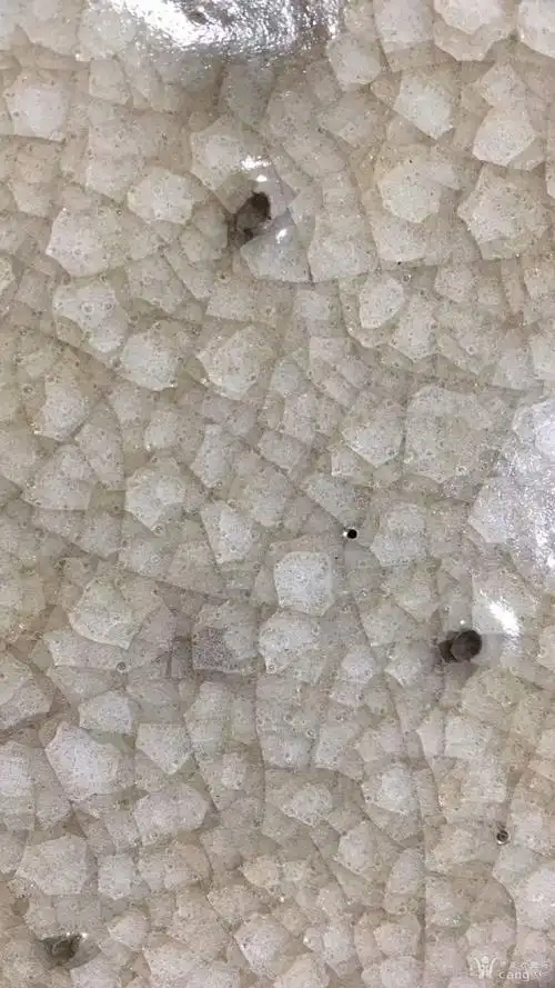 官窑开冰片纹荷叶口三足洗