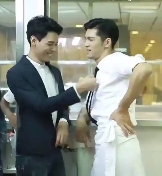 《盛势》来袭,大粽子袁纵和小妖儿夏耀喊你来吃糖!