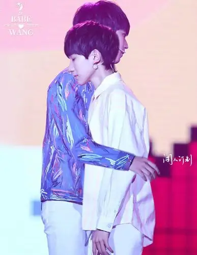 感觉逼格还挺高 很干净 然后发现是凯源狗聚集地 感觉逼格还挺高 很