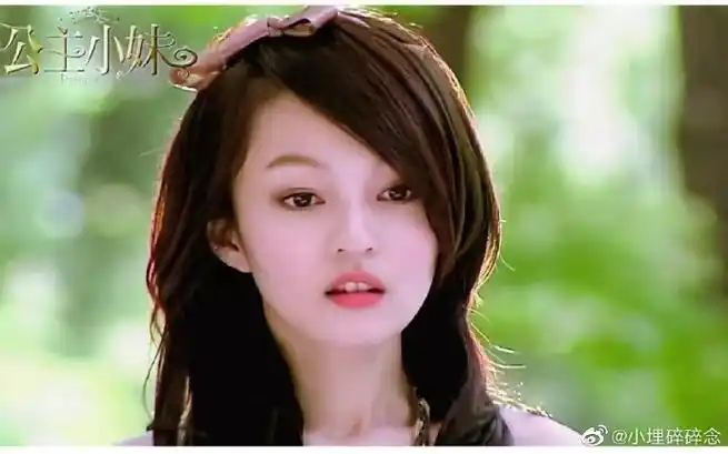 张韶涵泪钻##张韶涵花苞裙公主造型