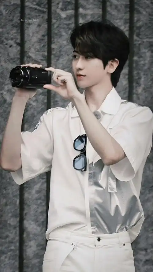 宝宝啊看镜头!真的超好看好叭#蔡徐坤#spotlight-蔡徐坤