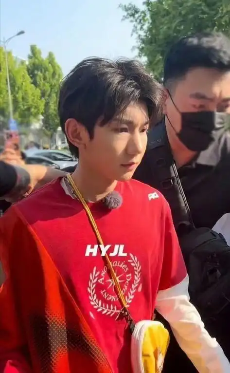 这一次,tfboys三人的"江湖地位"一览无遗,有人悄悄"掉队"了