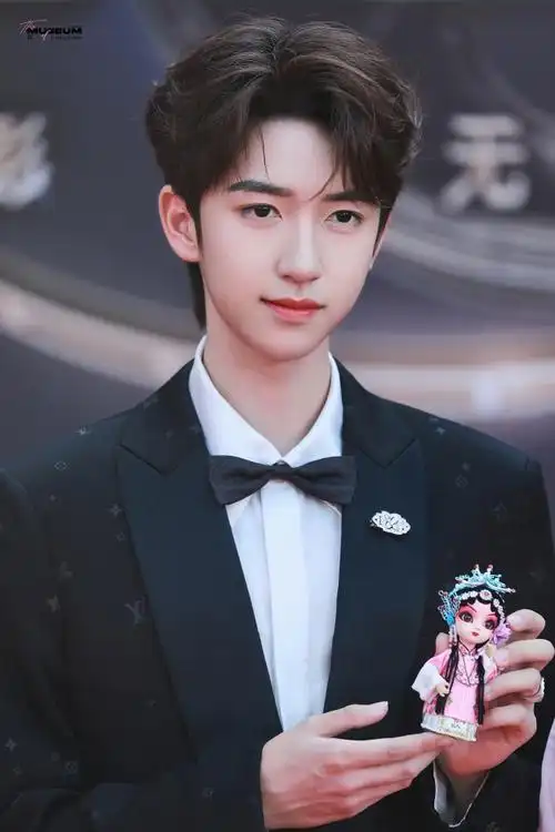 贺峻霖7015微博电影之夜@时代少年团-贺峻霖身着35343038