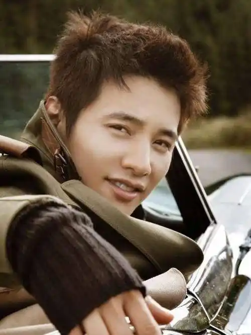 童年男神元斌在看剧本有望复出,13年未接新戏,网友还买他的账吗