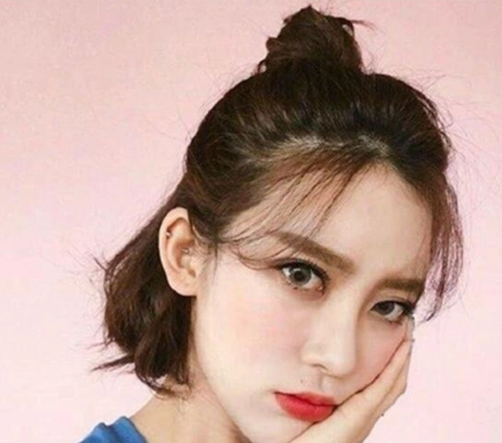 超减龄的波波头扎发看上去像个小精灵扎成高耸半丸子头是卡哇伊