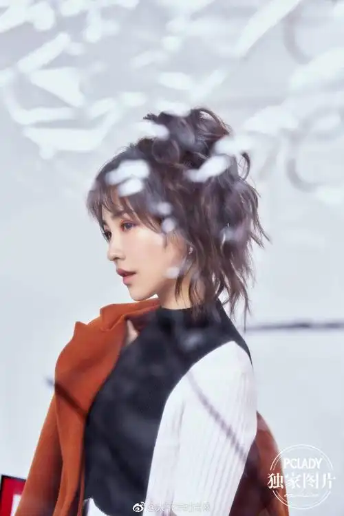 sing蒋申荣登"中国100最美新面孔"第12位 被封最美侧颜 - 360娱乐,你