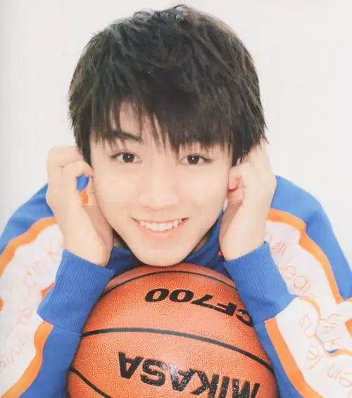 娱乐圈笑容联盟 谁是你的治愈天使?|笑容|陆婷玉|王俊凯_新浪新闻