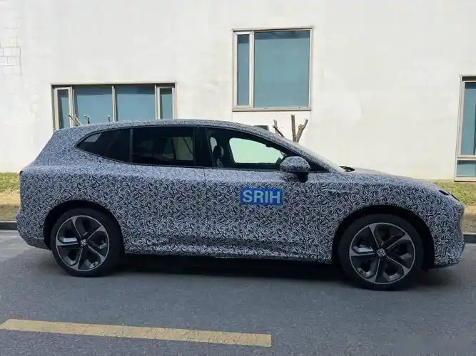 飞凡汽车在2024年一共有三款车,分别是f7改,r7改,剩下的就是内部代号