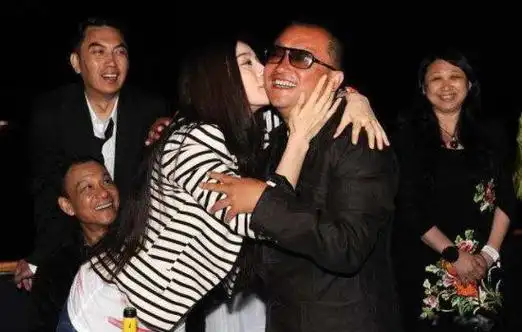 范丞丞是洪金宝和范冰冰生的吗 范冰冰与范丞丞的关系是什么