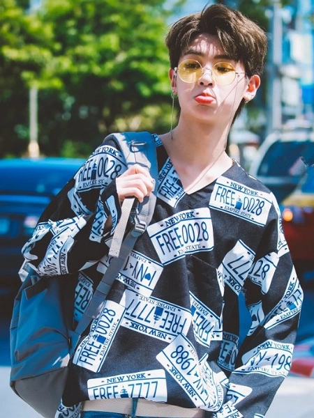 黄明昊最迷人的6张图:图4嘟嘴的样子实在太可爱了!