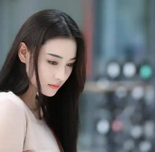 张馨予未修图曝光原来她的皮肤这样差一网友的评论道出了实情