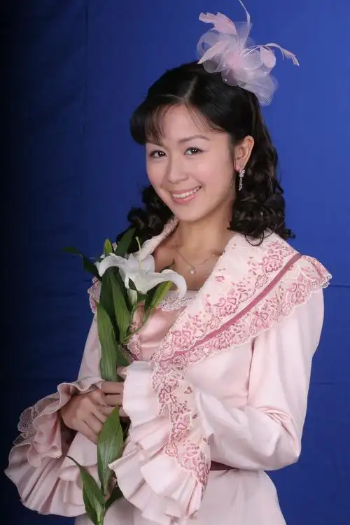 港台美女明星唐宁最新靓照(15图)