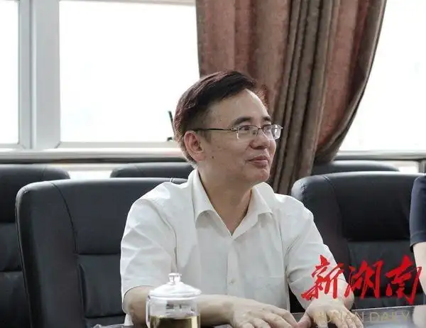 省司法厅副厅长黄春阳带队来娄调研指导司法行政工作