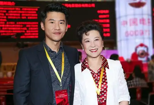 影后王馥荔近照状态佳不输小16岁于文华丈夫是李连杰大师兄