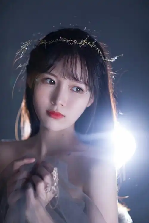 丰满性感小姐姐蕾丝长裙梦幻图片5性感美女美女图片图片之家