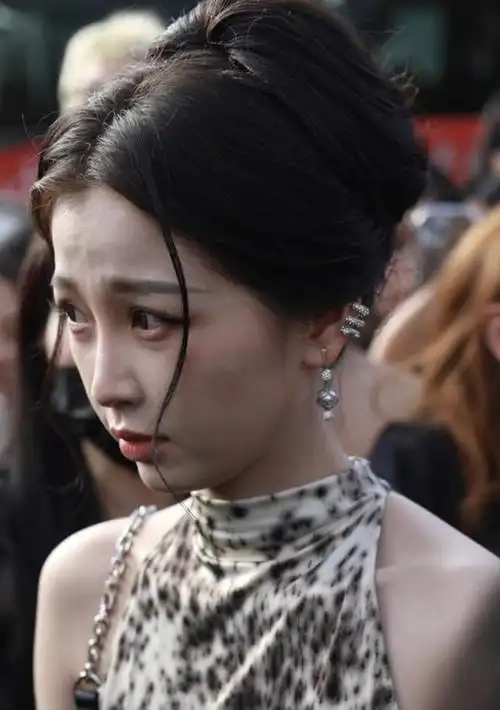 生图镜头下的虞书欣状态很真实网友太普了