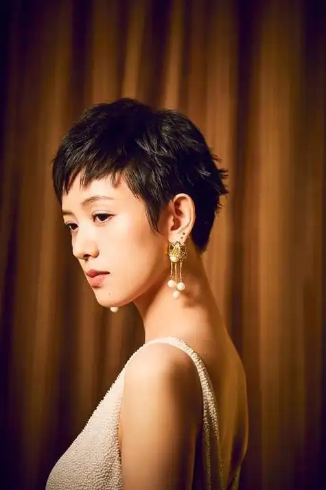 这5位女明星个个肤白貌美,却还是难逃"情关"的命运