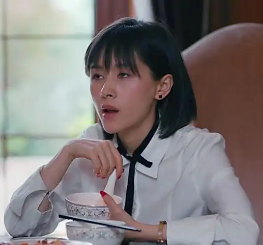 欢乐颂刘涛曲筱筱王子文明星同款衬衫夏装新款白色百搭打底衫