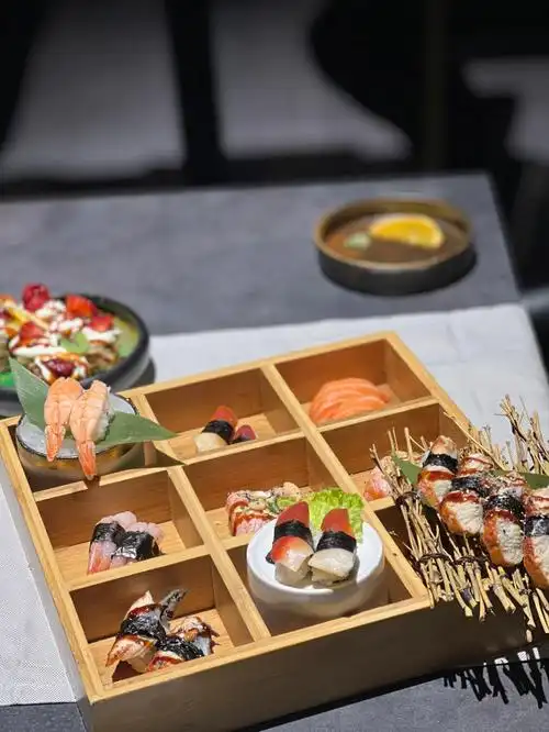 摆盘很好看的一家寿司sushitake