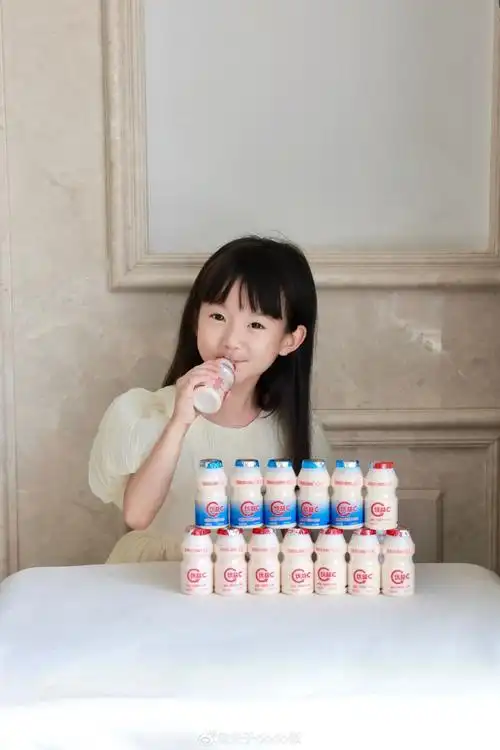 粉丝,家里一堆蒙牛的产品,感觉自己离奥运会又近了一些,小时候跟家人