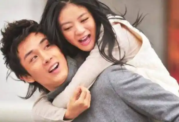 曾经那么爱安以轩的李承铉,为何最终却娶了戚薇?_女儿_感情_因为