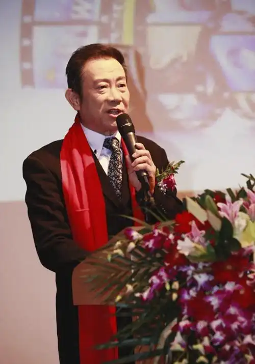 央视主持人赵保乐冯巩和倪萍是贵人与平凡妻子幸福背后有艰辛