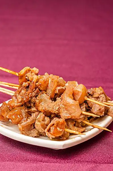 棚拍牛筋串小吃特写