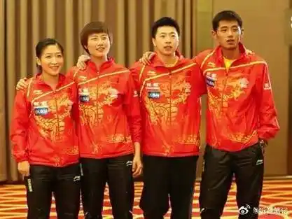 张继科马龙丁宁刘诗雯一起唱歌,状况百出,但张继科不合群|张继科|马龙