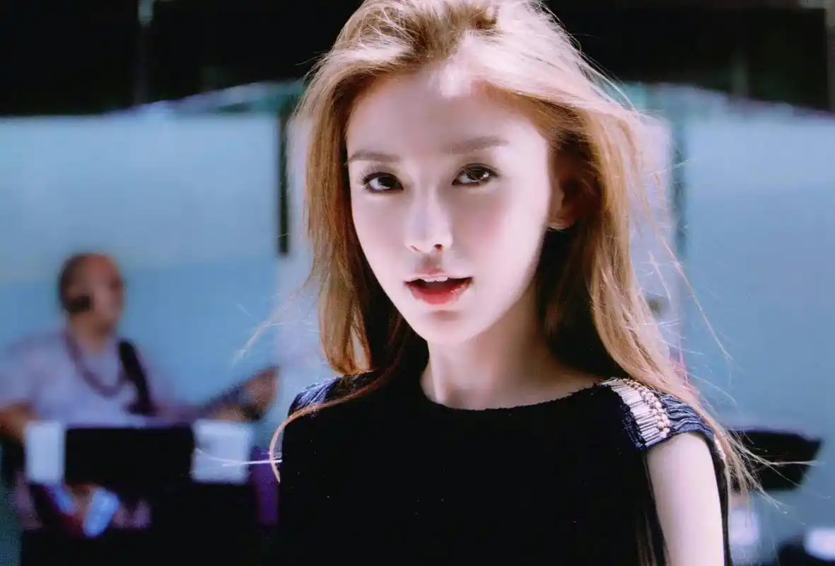 angelababy早期颜值有多高?混血嫩模感十足