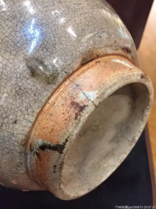 元代末期哥窑釉面瓷器