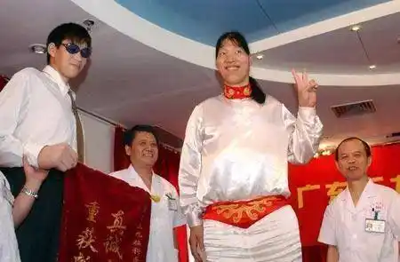 中国第一女巨人姚德芬身高236米比姚明高10厘米如今怎么样