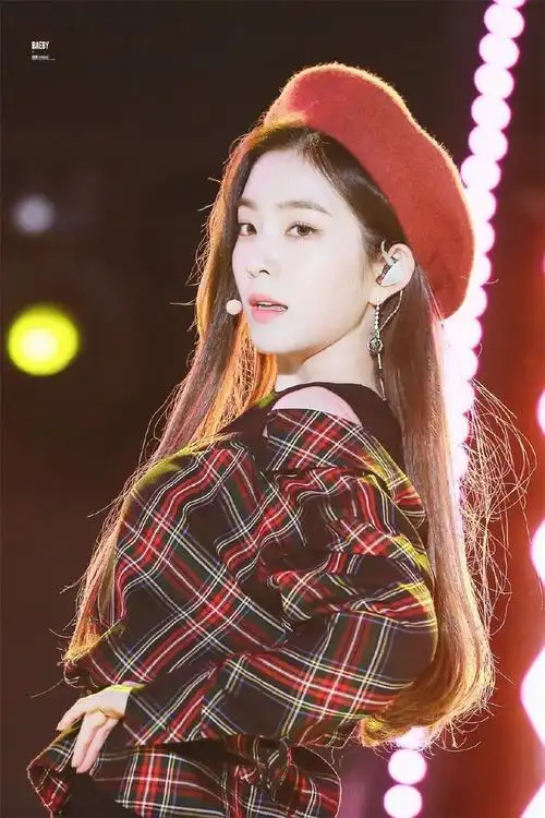 irene裴珠泫被网友评为最美女爱豆她的颜值配得上吗