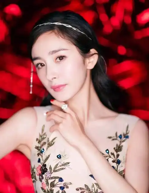 演员杨幂简历个人资料简介,杨幂的老公不是叫刘凯威吗?