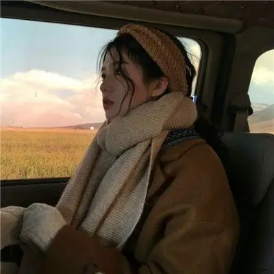 最新版2020女生侧面伤感头像 千年倾尽不过一场易逝烟花