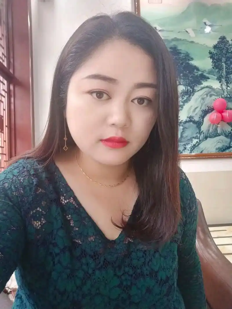 我是四川一个离婚5年多的37岁女人,不知不觉已单身几年,前夫也再婚几