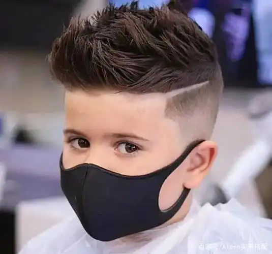 10岁男孩发型