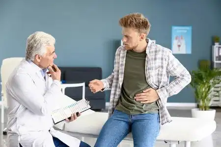 男尿尿泌尿科门诊男病人照片