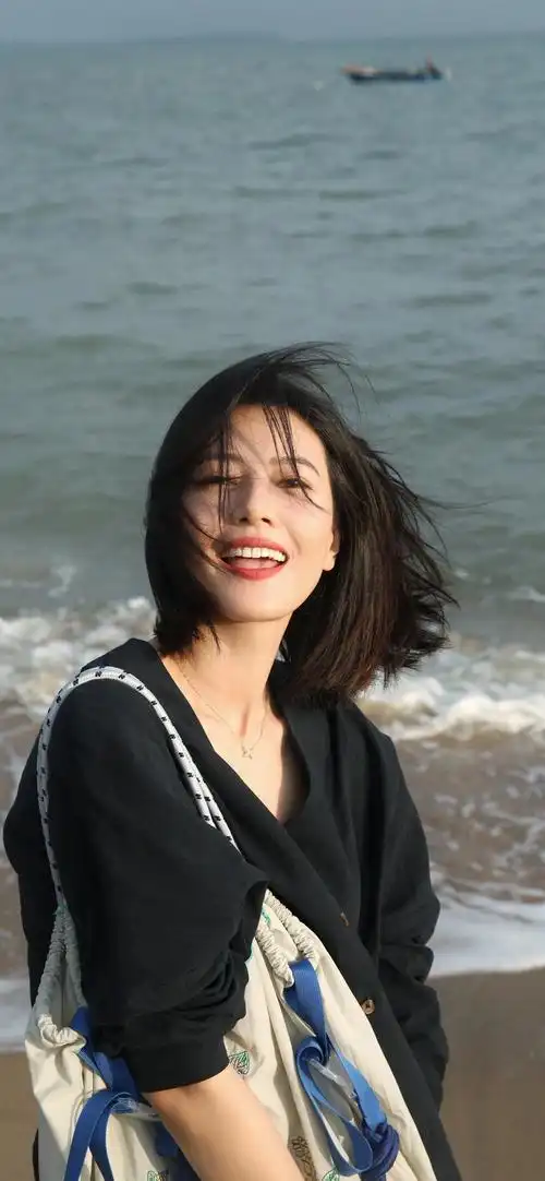 丰富一下女神高圆圆锁屏壁纸