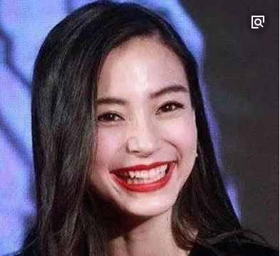 都说女生笑不露齿,一露齿形象全无!