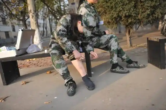 13 训练,打水,吃饭……一切行动听指挥,守纪律,讲规矩,落实在军训