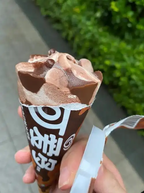 爱死这个可爱多巧克力冰淇淋