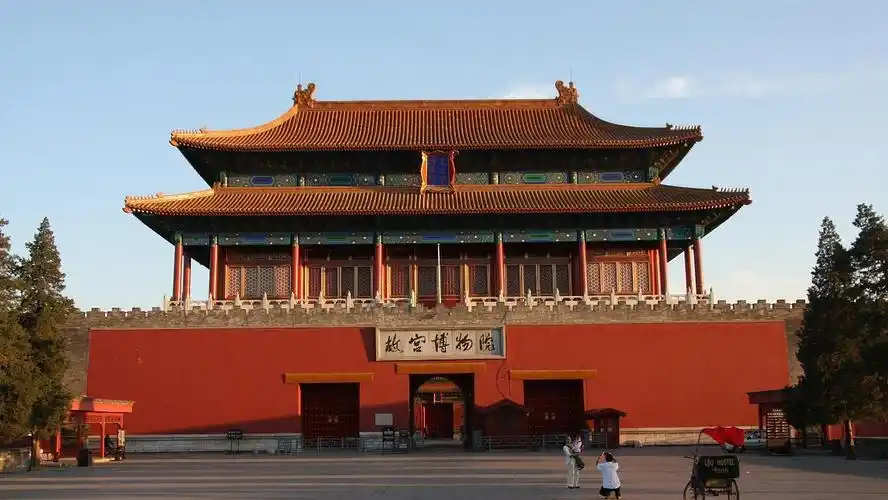 故宫博物院:中华文化的瑰宝 故宫博物院是中国历史文化的瑰宝,保存着