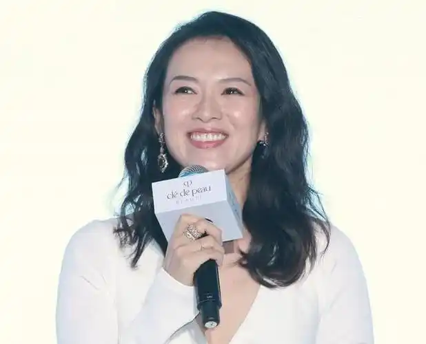 章子怡脸颊凹陷迅速干瘪42岁已经有了老的迹象气质也消失