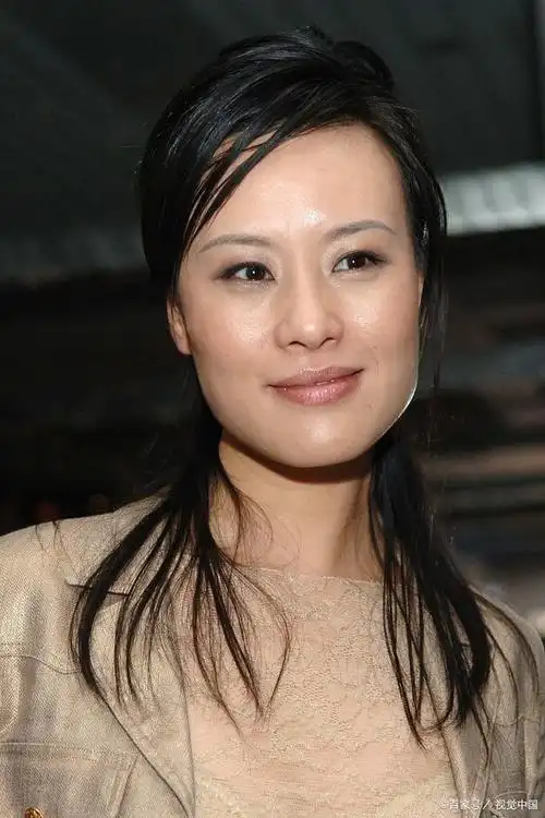 邬君梅——容貌颇有东方女性的细致,精巧,性格豪爽洋派