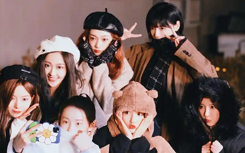 "用音符包装一份礼物,封存一段时光给可爱的你们" 【硬糖少女303】