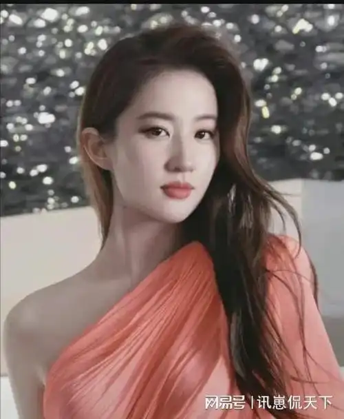美丽自信健康随性的刘亦菲神仙姐姐的高颜值