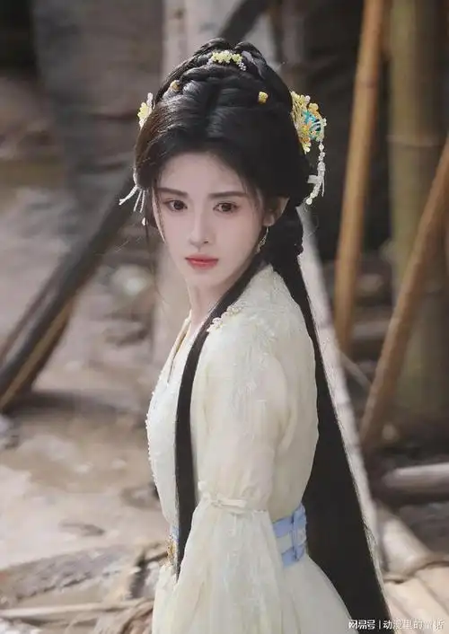 24年90花待播古偶热度榜杨紫断层第一谭松韵两部剧上榜